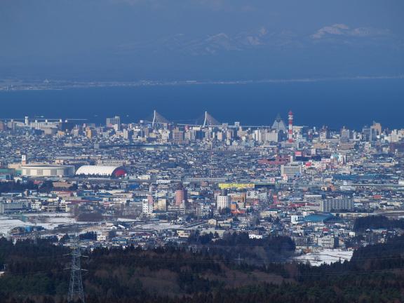 Aomori_city_from_Hakkoda.jpg