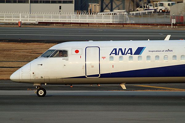 ANA DHC-8-400 JA854A