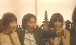 キャパクラで豪遊している浅見教授