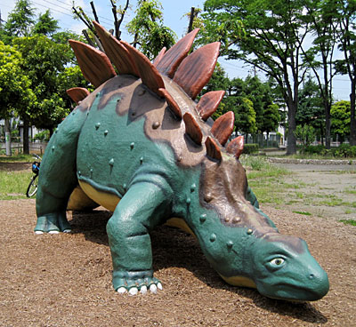 堀之内北公園（恐竜公園）ステゴサウルス