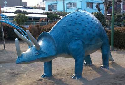 戸田市こどもの国の恐竜モニュメント