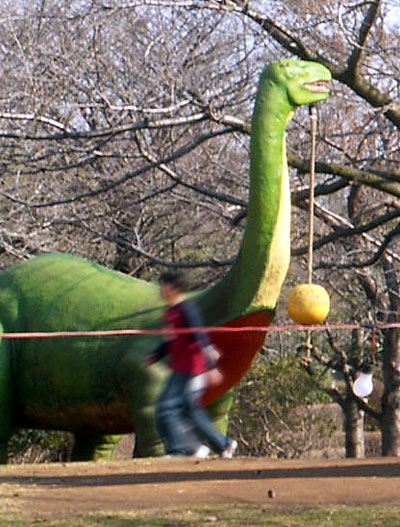 茨城県八坂公園　恐竜アパトサウルス
