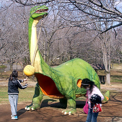 茨城県八坂公園　恐竜アパトサウルス