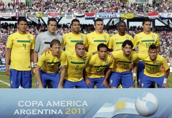 ブラジル代表集合写真vsパラグアイ代表コパアメリカ2011