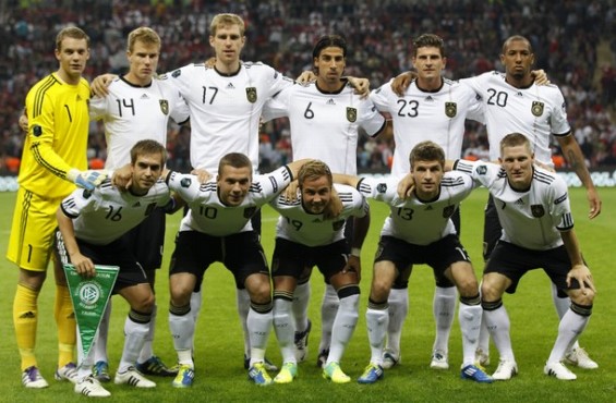 ドイツ代表集合写真vsトルコ代表ユーロ2012予選
