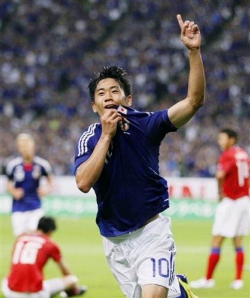 香川真司2得点!! 日本代表2010ホームキットで韓国に3-0で快勝!!