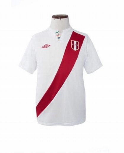 ペルー代表2011-2012ホームユニフォーム