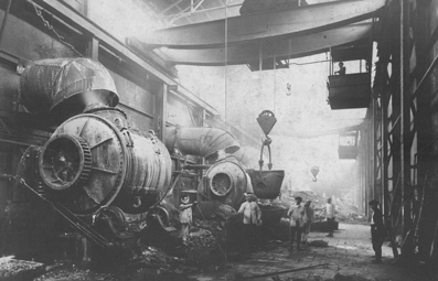 直利橋製錬所のベッセマー転炉写真