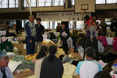 双葉郡広野町の被災者が避難する三郷市瑞沼市民センターで木津雅