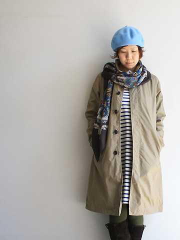 saro style ステンカラーコート。