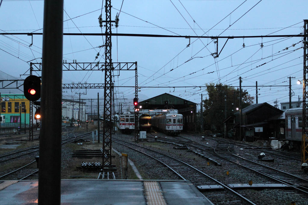 夕方の須坂駅の留置線