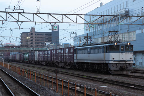 蘇我駅の１０９２列車のＥＦ６５ １０５０