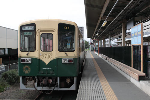 勝田駅の１１３列車のキハ３７１０-０１