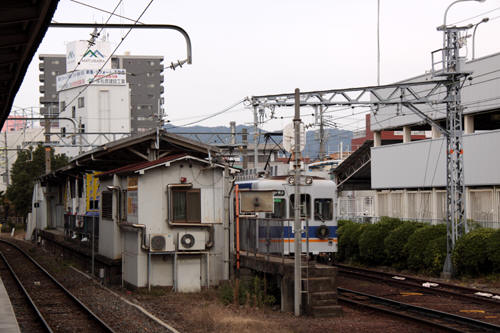 ＪＲ側から見た和歌山電鐵ホーム